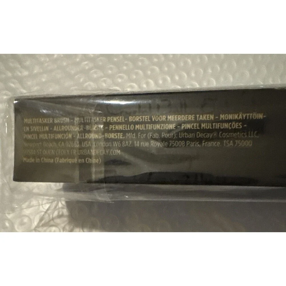 NIB Urban Decay Prince Multitasker Face Body Brush Full Size Foundation Bronzer